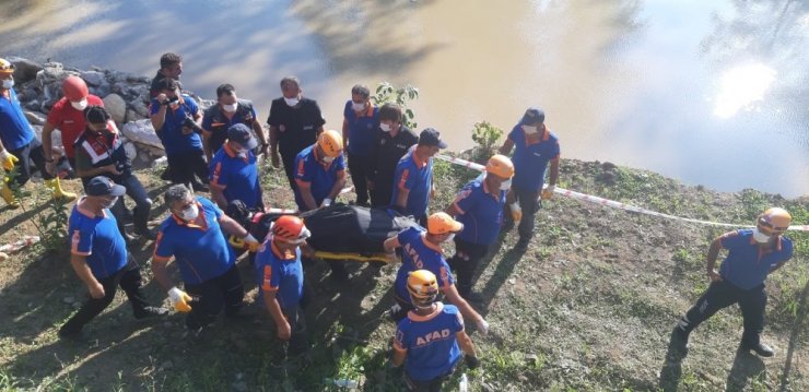 Giresun'da selde kaybolan şahsın cansız bedeni sudan çıkartıldı