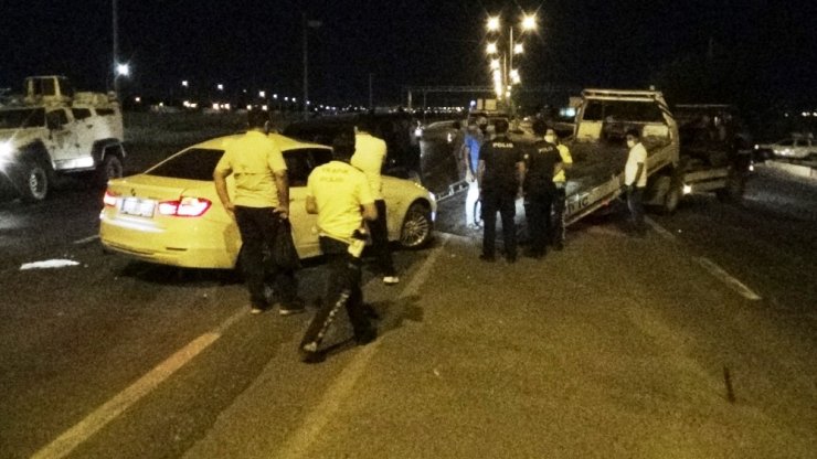 Hatalı sollama kaza getirdi! 2 araçta 5 kişi yaralandı