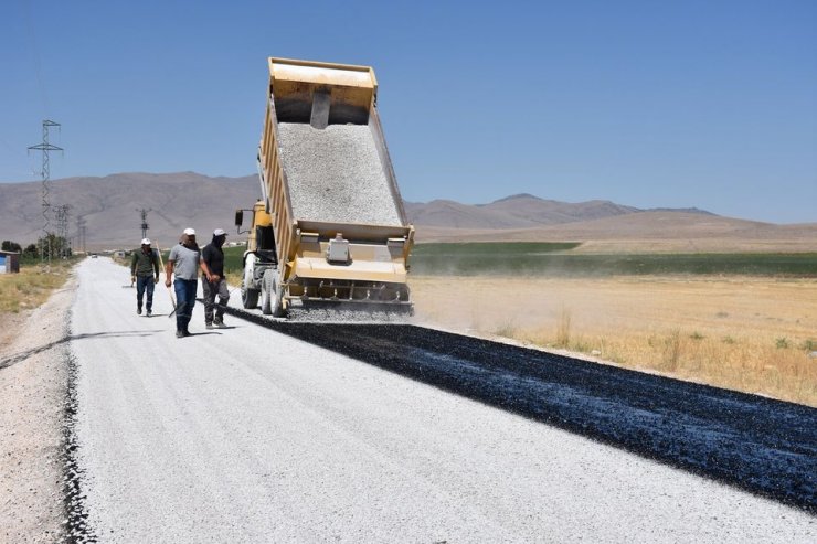 Konya Karapınar'da yollar kışa hazırlanıyor