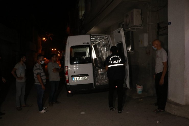 Seyhan’da silahlı kavga! Ayağından vurup kaçtı