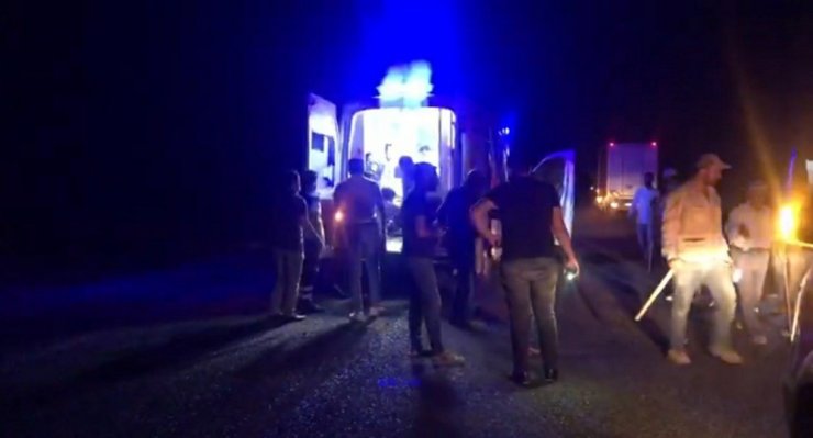 Otomobille çarpışan motosiklet sürücüsü karşı şeride uçup feci şekilde öldü