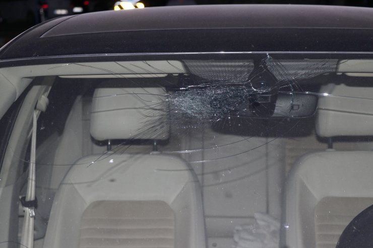 Tatilci trafikte tartışıp aracına zarar veren Belediye Başkanı ve korumasından şikayetçi oldu