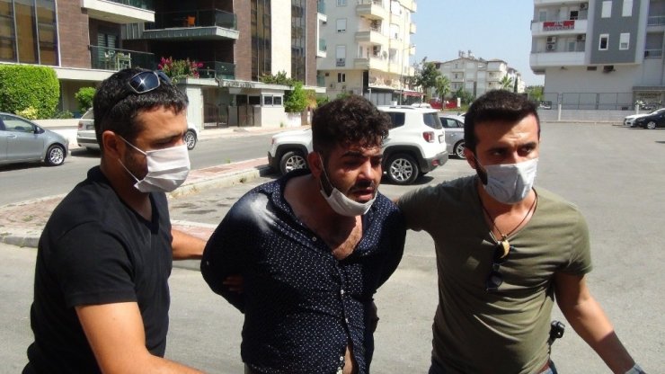 Gazetecileri dolandırmak isteyince! Yakayı böyle ele verdiler