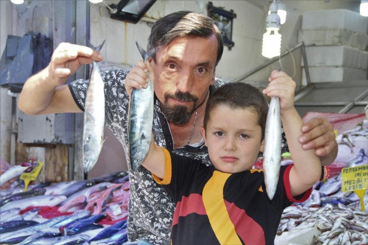 Av sezonu açıldı balık tezgahları şenlendi