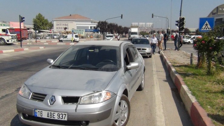Bursa'da gizli tehlike trafiği alt üst etti! Onlarca araç birbirine girdi