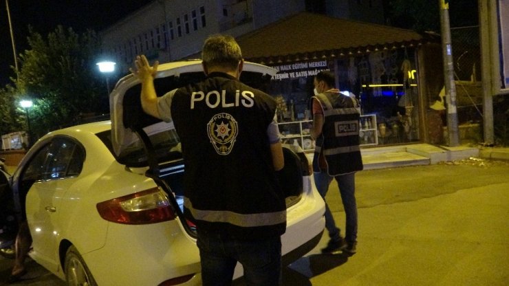 Huzur uygulamasından polise çarparak kaçtı! Her yerde aranıyor