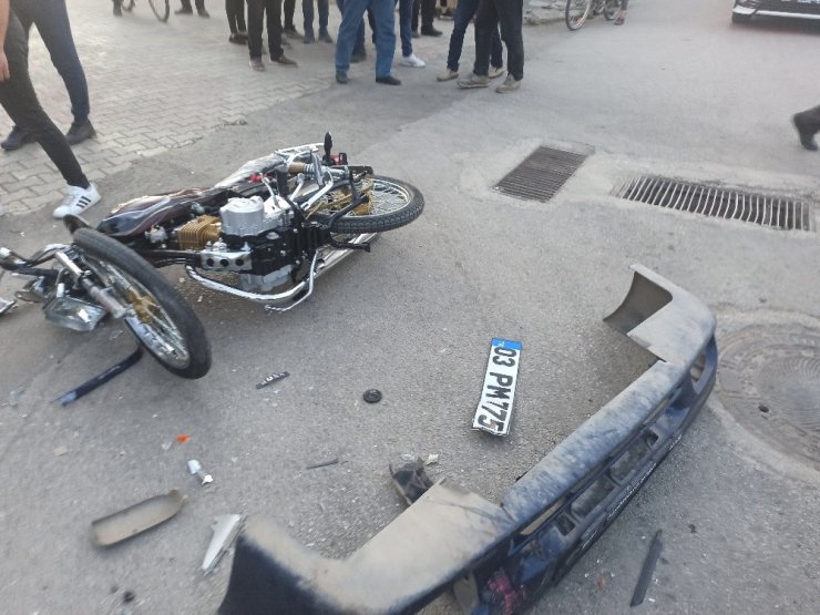 İki saat önce aldığı 0 km motosikletiyle kaza yapan 16 yaşındaki genç ağır yaralandı