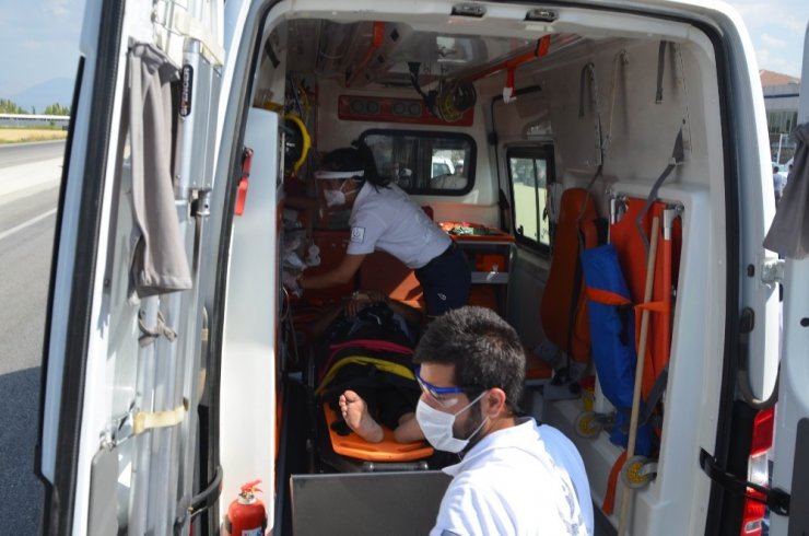 Konya'da iki tır çarpıştı! Kabini yerinden kopan tır hurdaya dönerken sürücü güçlükle çıkarıldı