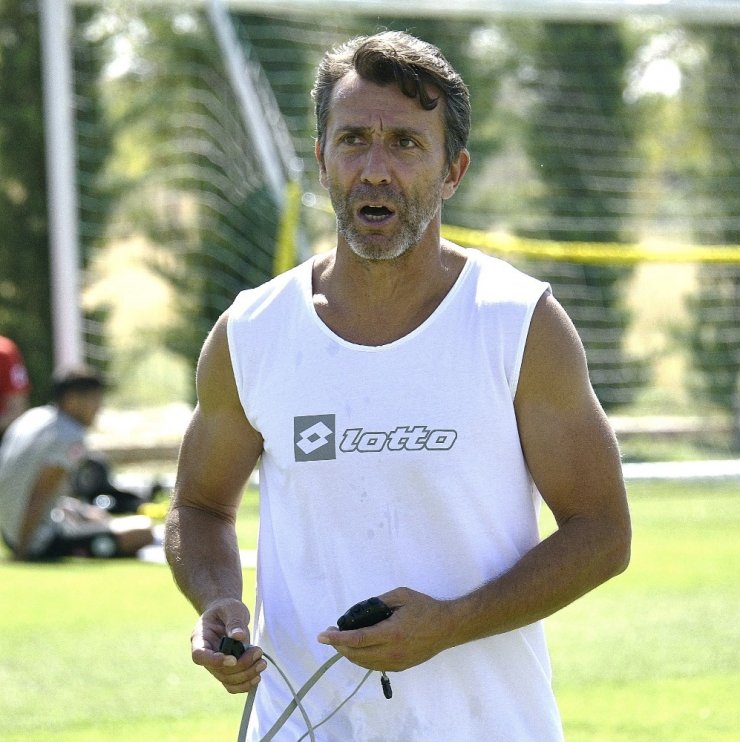 Bülent hoca zorluyor! Konyaspor yeni sezona sert girecek