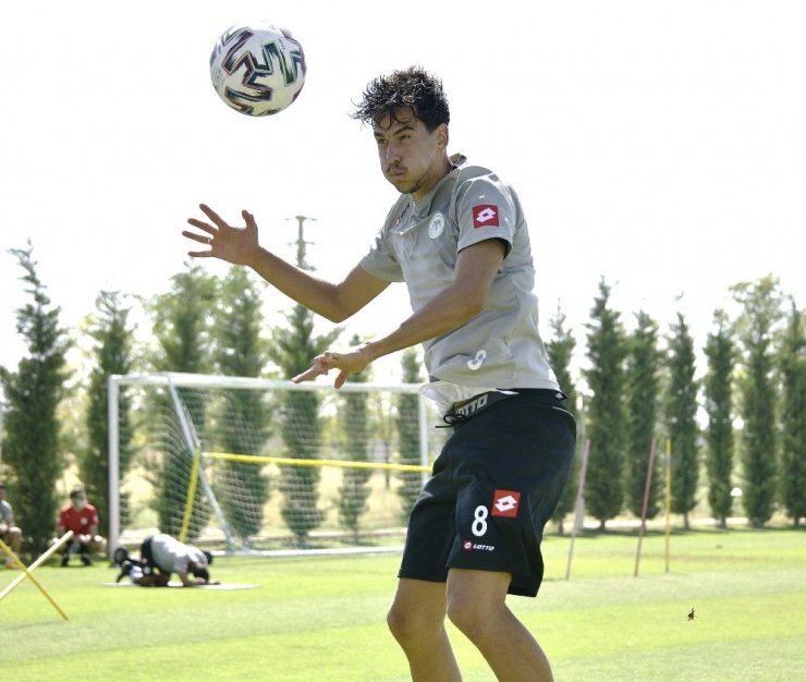 Bülent hoca zorluyor! Konyaspor yeni sezona sert girecek