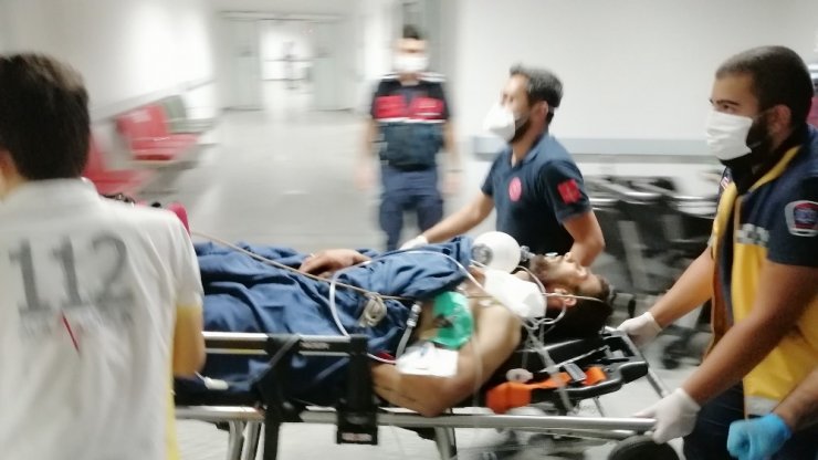 Aksaray'da 3 kişiyi bıçaklayan şahıs kayıplara karıştı! Yaralıların yakınları gözyaşına boğuldu