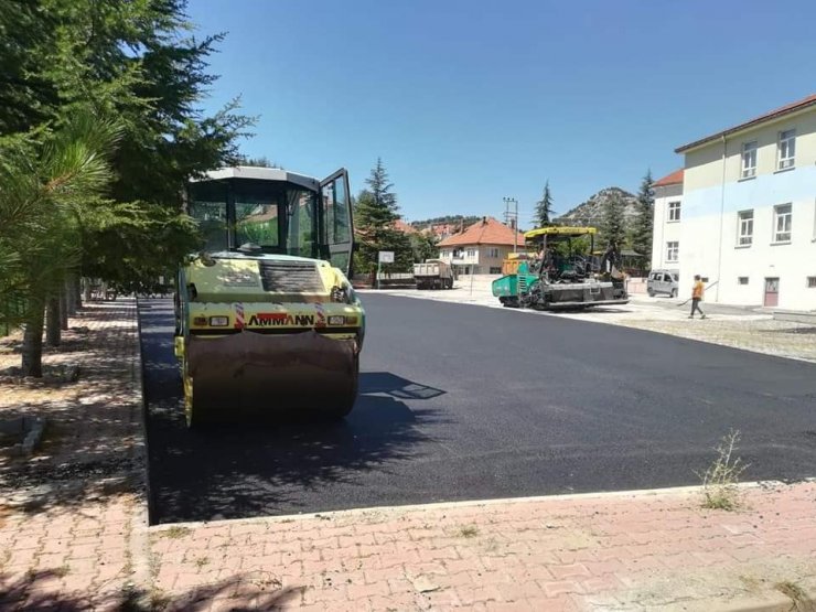 Konya Derebucak'ta okul bahçelerinde hummalı çalışma