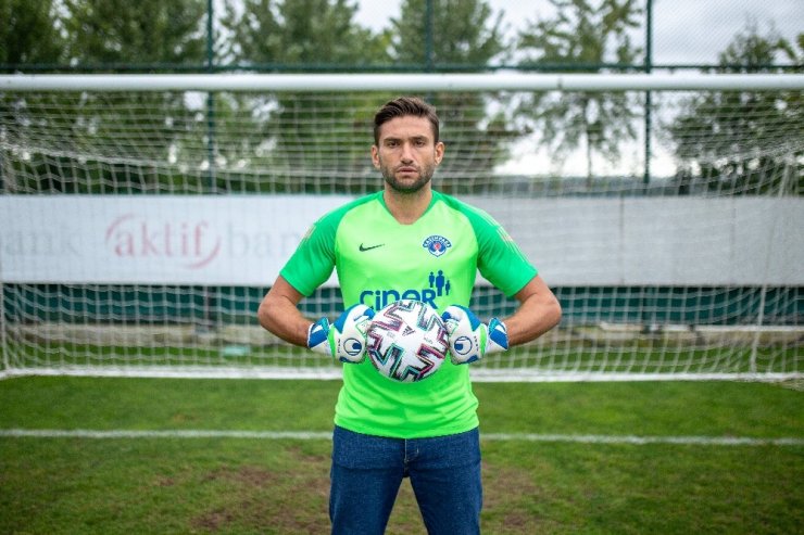 Konyaspor'un eski kalecisi Kasımpaşa'yla anlaştı