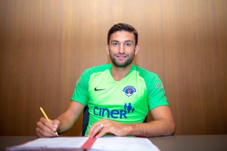 Konyaspor'un eski kalecisi Kasımpaşa'yla anlaştı