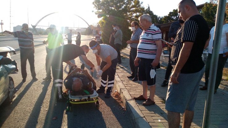 Alkollü sürücü parktaki araca çarptı! 2 yaralı