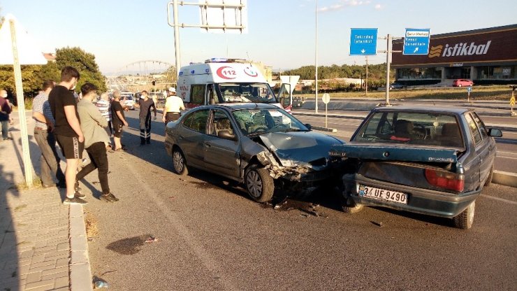 Alkollü sürücü parktaki araca çarptı! 2 yaralı