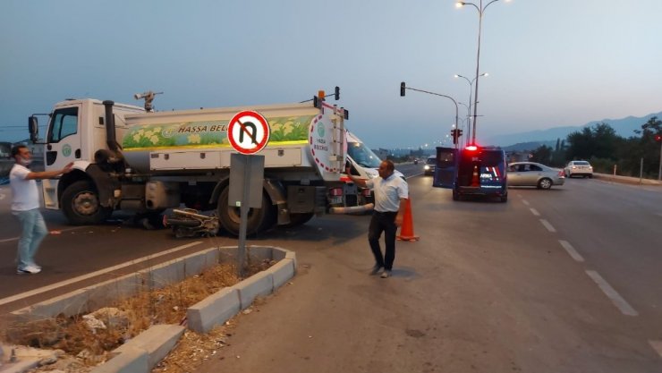 Motosiklet sulama tankerine çarptı! Sürücü öldü