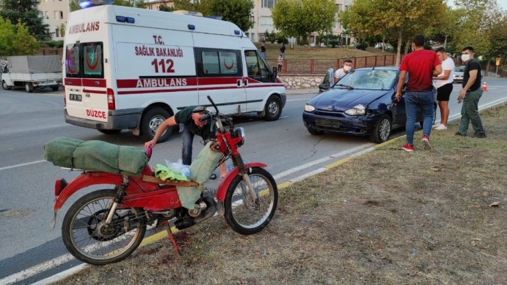 Otomobilin çarptığı yaşlı adam havaya fırlayıp ön cama düştü! İlk yardıma vatandaşlar koştu