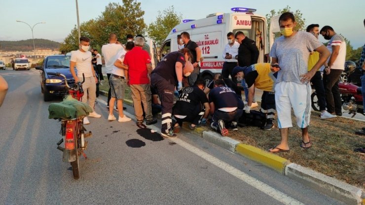 Otomobilin çarptığı yaşlı adam havaya fırlayıp ön cama düştü! İlk yardıma vatandaşlar koştu