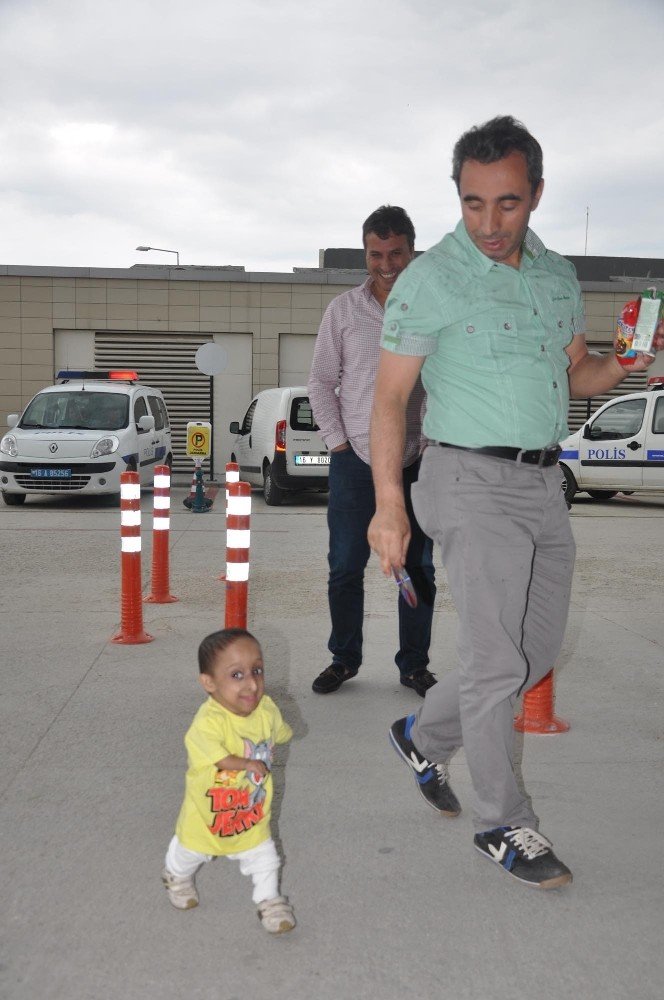 'Parmak çocuk' İlker Bayrak 15 yaşında hayatını kaybetti