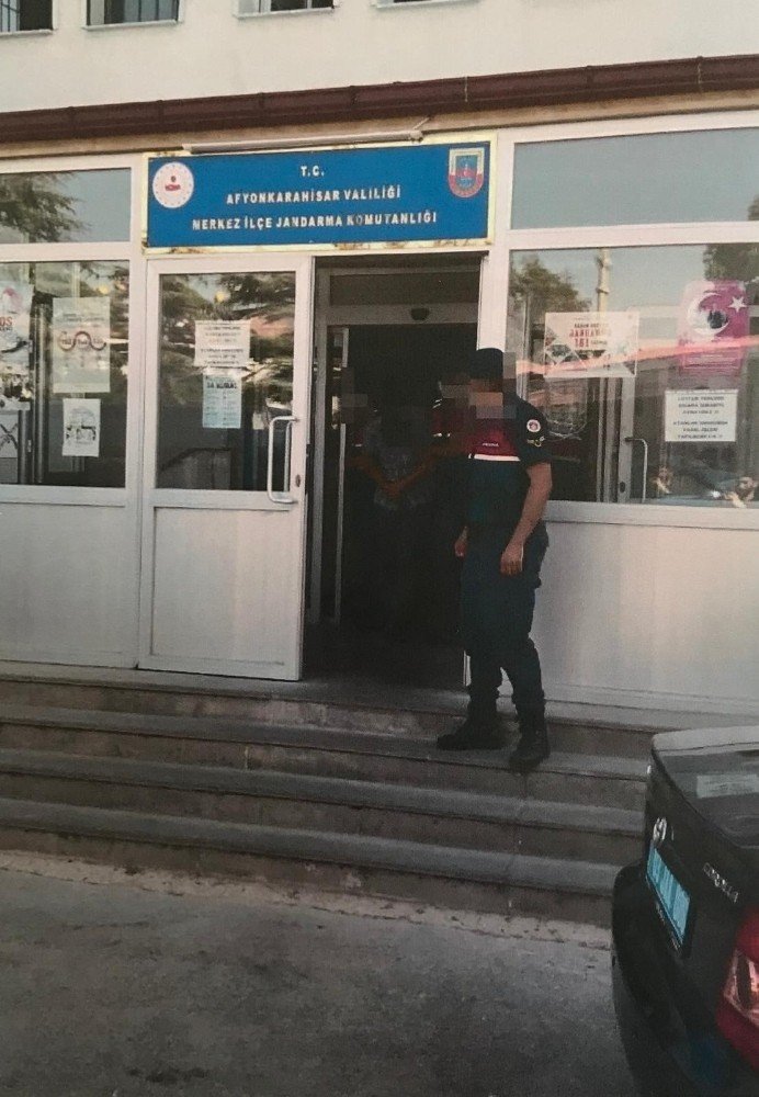 Afyonkarahisar'da termal villaya fuhuş operasyonu! 2’si kadın 4 gözaltı