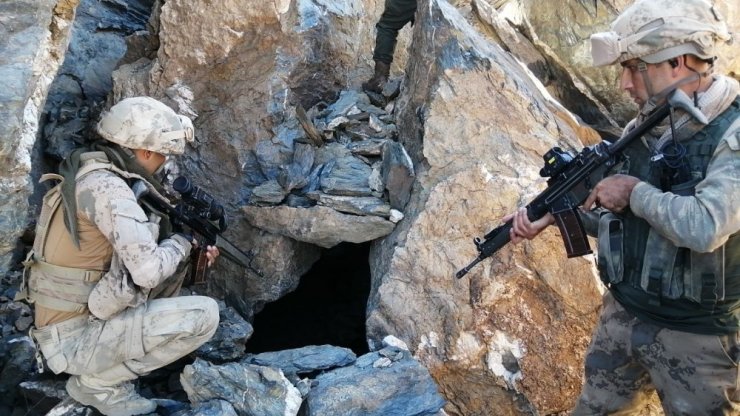 Dev terör operasyonu! 1040 özel eğitimli personelle inlerine giriliyor