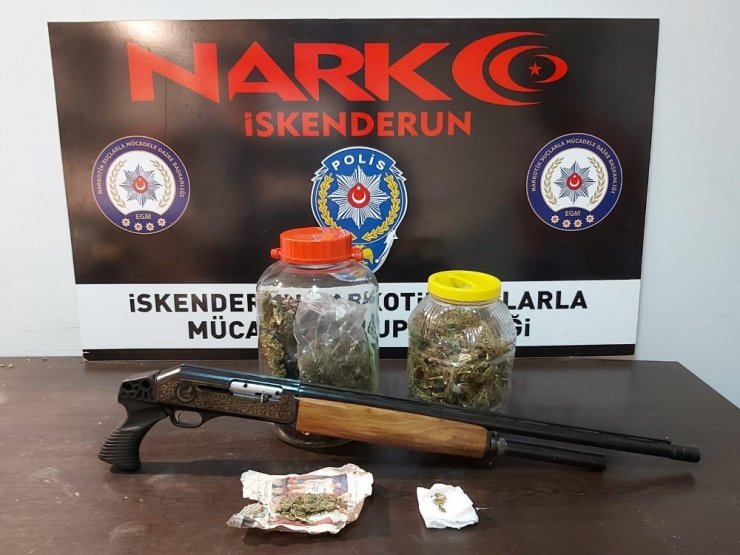 Hatay'da uyuşturucu ve kaçak sigara operasyonu