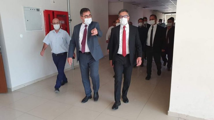 SÜ Rektörü Metin Aksoy eğitime açılacak Ilgın Sağlık Yüksekokulu'nu inceledi
