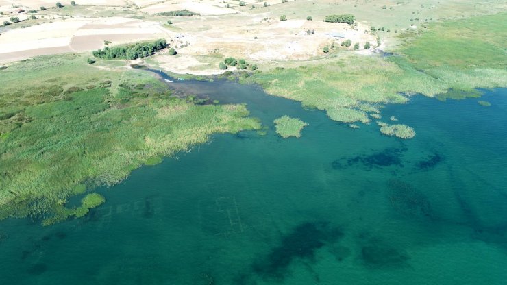 Beyşehir Gölü'nün altında tarihi yapılar keşfedildi
