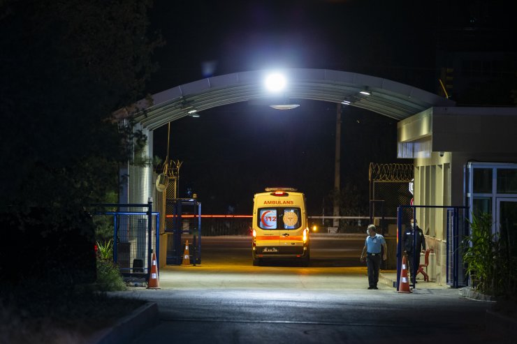 KKTC'den tedavi için gelen Kovid-19 hastaları Ankara'ya indi