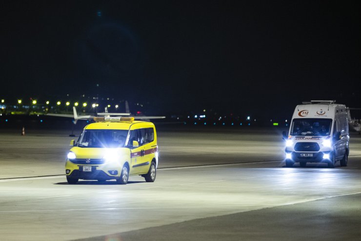 KKTC'den tedavi için gelen Kovid-19 hastaları Ankara'ya indi