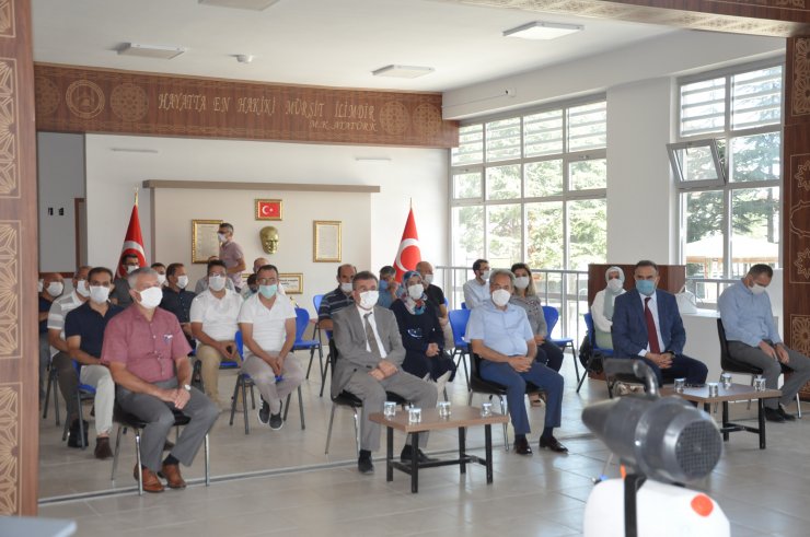 Konya Akşehir'de okul öncesi ve birinci sınıflar için okullara hijyen malzemesi dağıtıldı