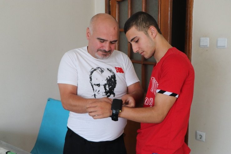 Koronavirüs karantinasına uymayanlara güzel bir çözüm! Karantina bilekliği