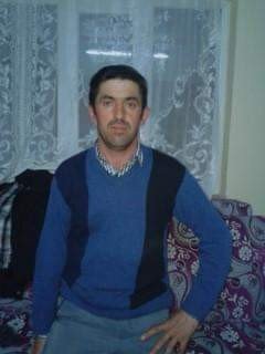 Su çıkarmak için kazdıkları çukurda göçük altında kaldılar