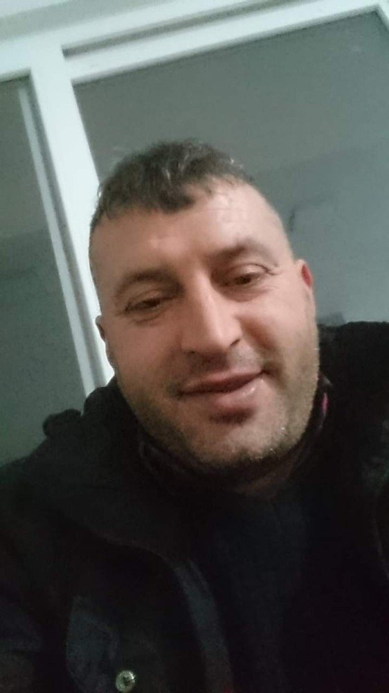 Su çıkarmak için kazdıkları çukurda göçük altında kaldılar