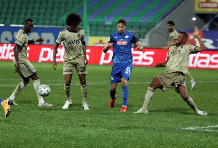 Fenerbahçe Çaykur Rizespor'u 2-1 yendi