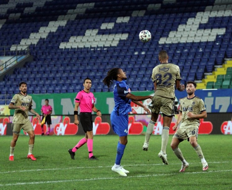 Fenerbahçe Çaykur Rizespor'u 2-1 yendi