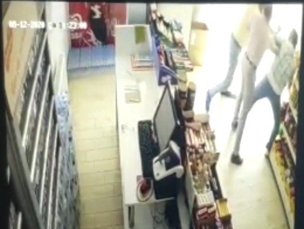 Denetime engel olmak isteyen akaryakıtçı terör estirdi! Olay kameralara böyle yansıdı