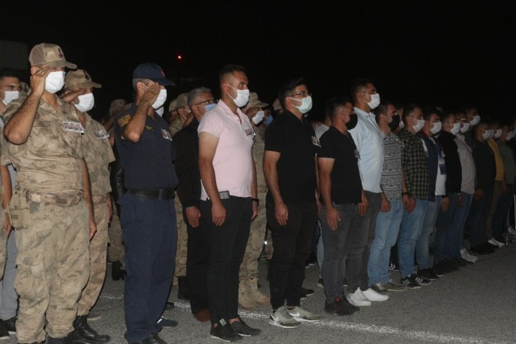 Terör operasyonunda şehit olan askerler dualarla memleketlerine uğurlandı