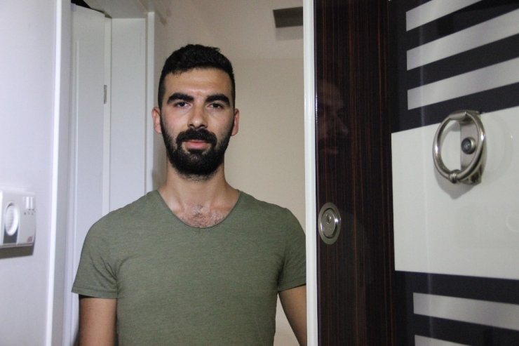 Ev alma komşu al! 5'inci kattan atlamaya kalktı alt kattaki genç kurtardı