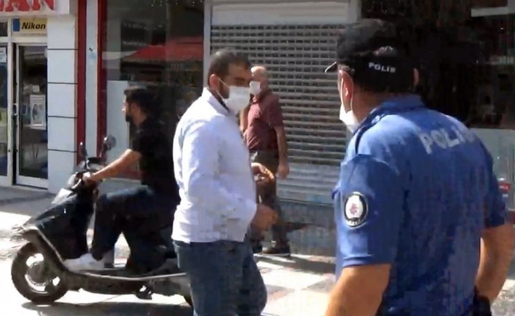 Polisi görünce taksalar da maske cezasından kaçamadılar