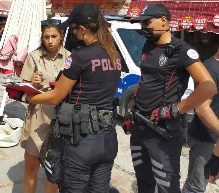 Polisi görünce taksalar da maske cezasından kaçamadılar