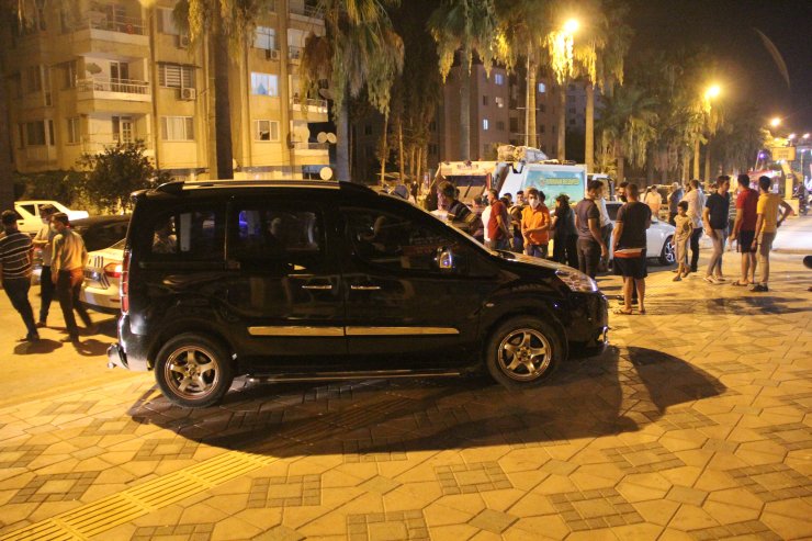 Freni patlayan çöp kamyonu 8 araca çarparak durabildi
