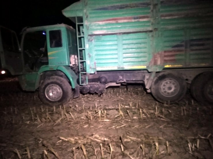 Konya Ereğli'de otomobil kamyonla çarpıştı! 1 yaralı