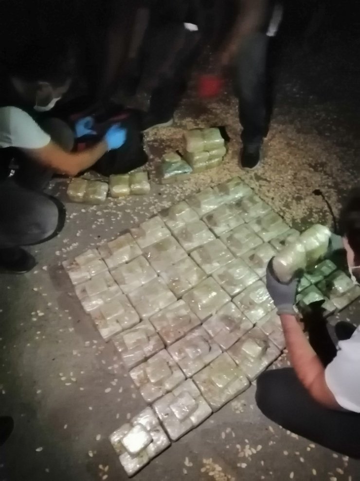 Fıstık kabukları arasında uyuşturucu sevkiyatı
