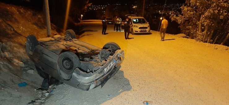 Mıcırlı yolda otomobil takla attı: 1 yaralı