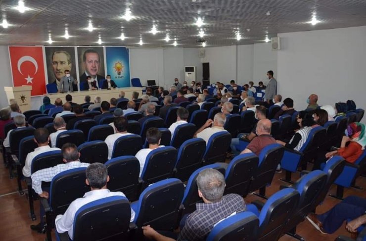 AK Parti Kocaeli Milletvekili Yaman Batman’da partililerle bir araya geldi