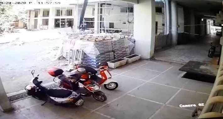 Maskeyi gözüne kadar çekip, borcu devam eden elektrikli bisikleti çaldı