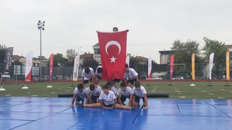 Düzce’de pandemi sonrası ilk spor gösterisi düzenlendi