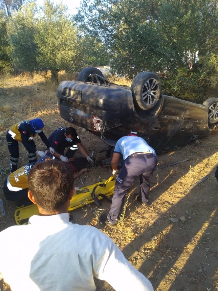 Direksiyon hâkimiyetini kaybeden otomobil takla attı: 3 yaralı